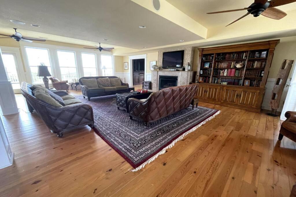 Oceanfront Grandeur In 4X4 Outerbanks - Mark Twain Corolla Exterior photo